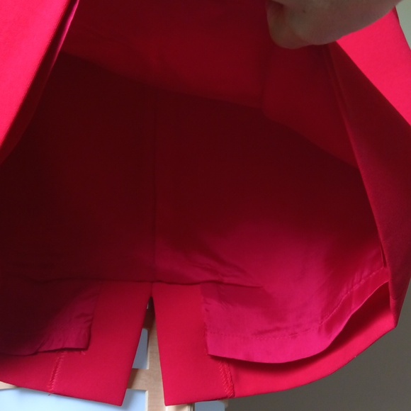 Waist 14" Classic Red Women's Skirt Made in Canada - Picture 8 of 14